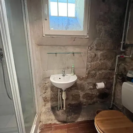 Maison De Charme Dans Voie Privee Et Securisee * Клиши