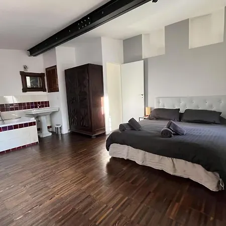 Апартаменты Maison De Charme Dans Voie Privee Et Securisee *